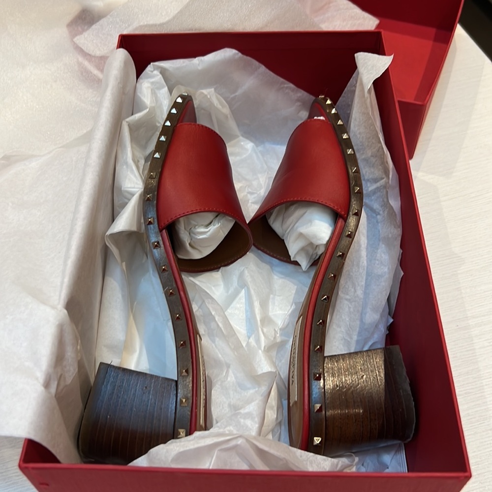 Valentino Garavani red rock stud slip on sandal - Picture 3 of 10